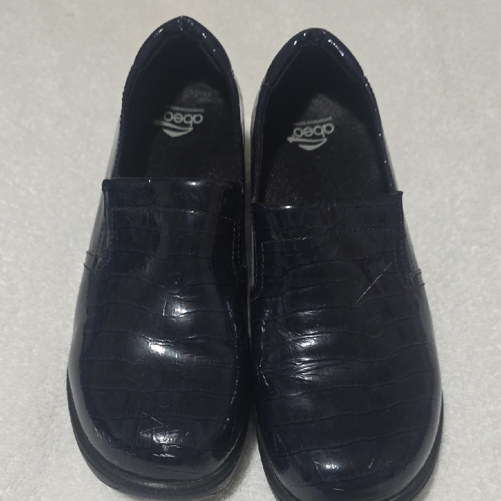 Abeo Black Croc-Embossed Loafers